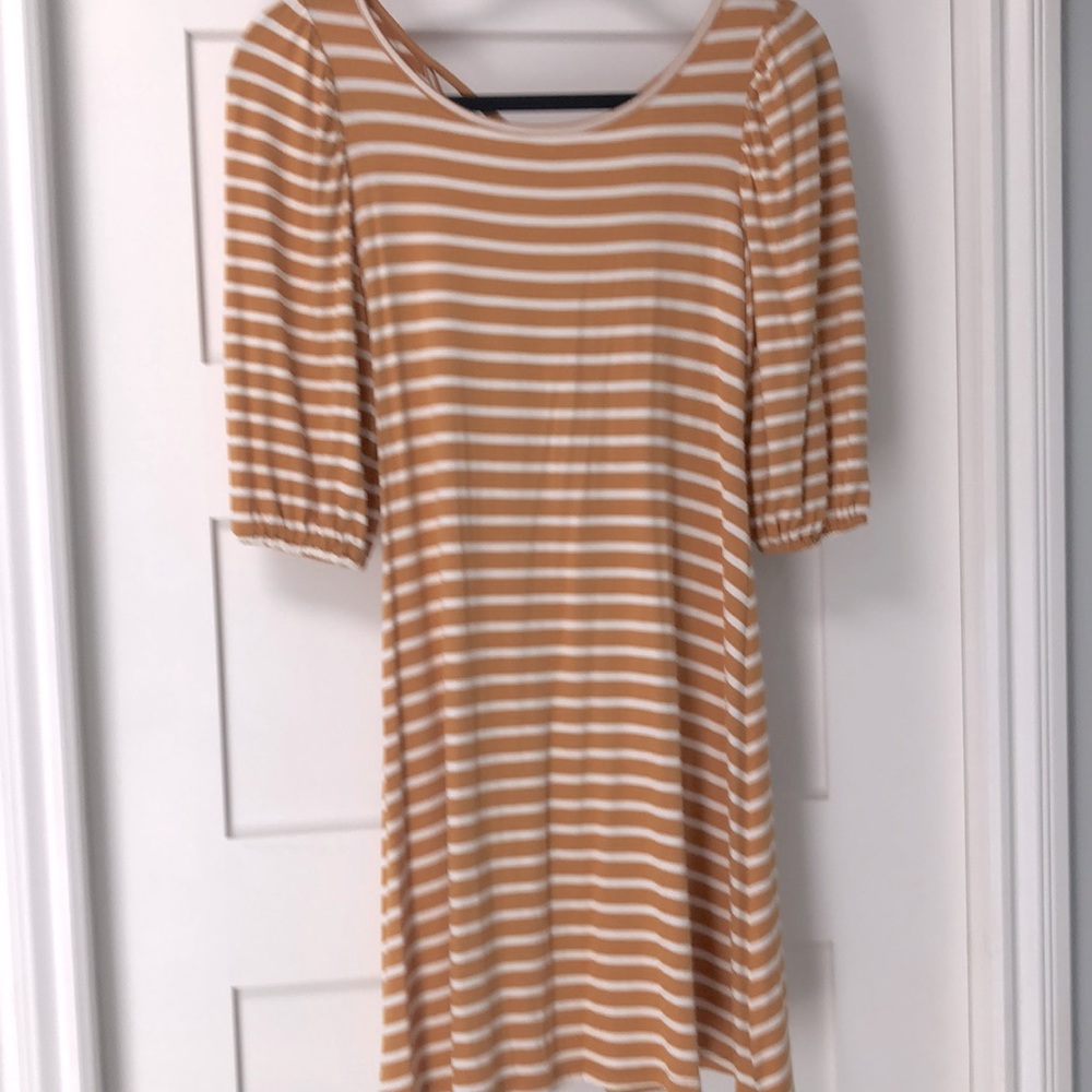 Always a staple & a classic stripes! Lace-Up Back flared dress! Yellow! NWT! M!